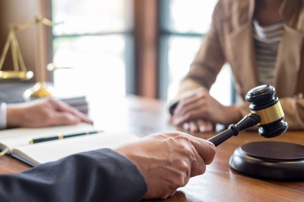 4 conseils pour une expérience réussie avec un avocat au Québec