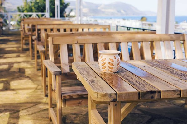 Quelles sont les raisons qui font attirer les visiteurs au restaurant de la Tour Eiffel?