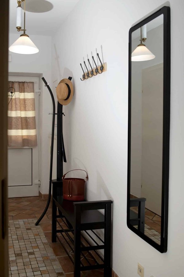 Comment aménager une entrée étroite facilement ?