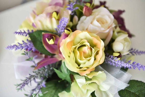 Rose artificielle : un magnifique décor pour vos évènements